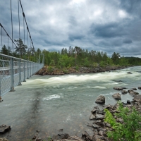 Hängebrücke über den Juutuanjoki